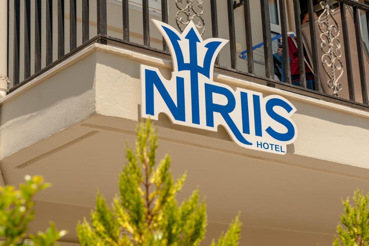 Niriis Hotel Като Дарацо Екстериор снимка